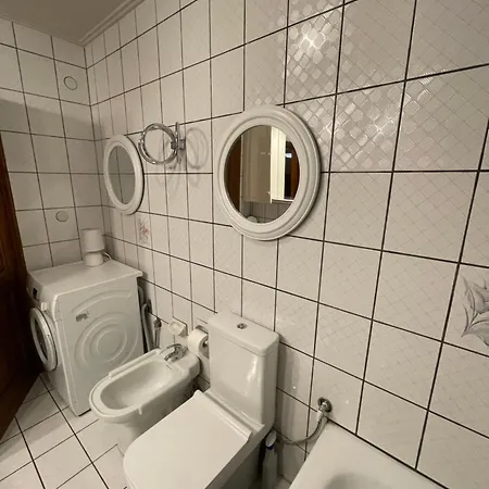 Varousi House *