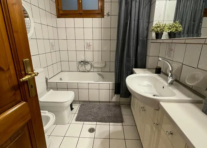 Under The Castle Apartment